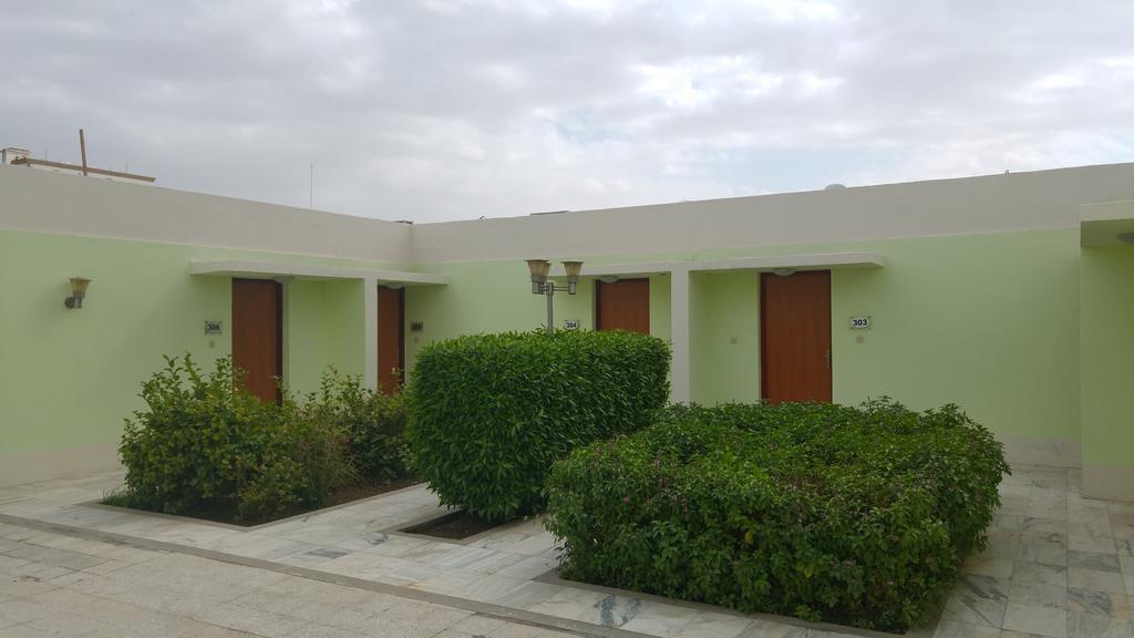 Al Waha Hotel Jiddah Esterno foto